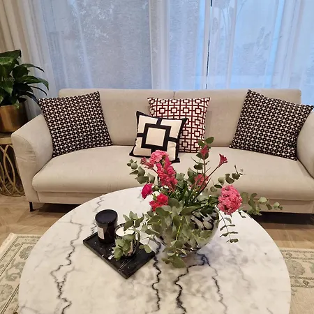 Sun & Palms - Luxurious 2 Bedroom With A Great Pool Area