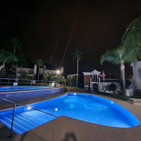 Sun & Palms - Luxurious 2 Bedroom With A Great Pool Area Apartment *