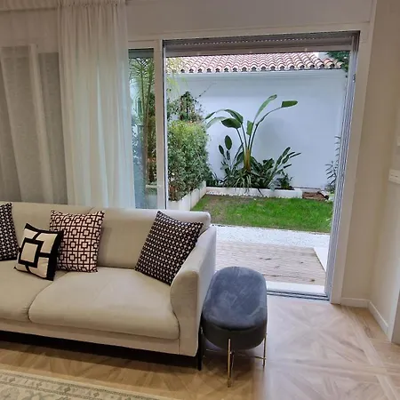 Apartment Sun & Palms - Luxurious 2 Bedroom With A Great Pool Area *