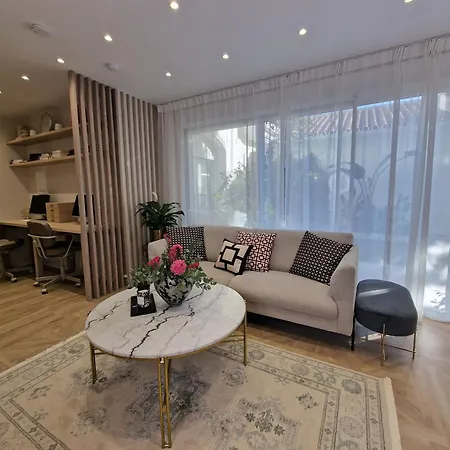Sun & Palms - Luxurious 2 Bedroom With A Great Pool Area