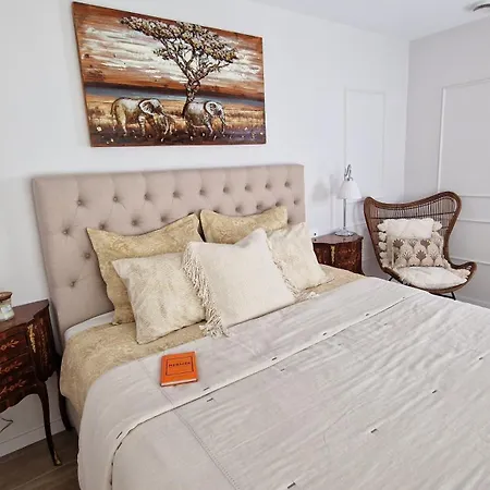 Apartment Sun & Palms - Luxurious 2 Bedroom With A Great Pool Area